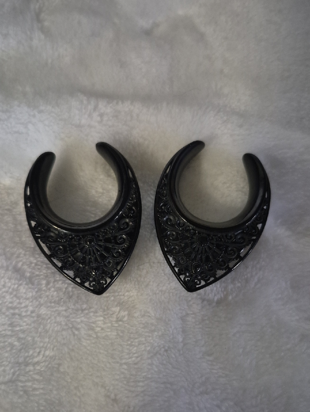 Saddle Plugs For Gauged Ears